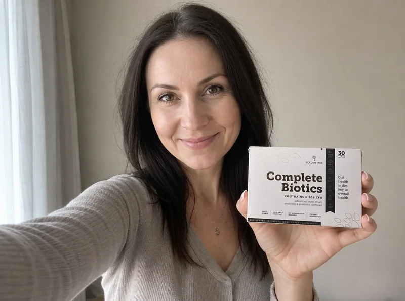 Žena drži proizvod Complete Biotics i pravi selfie